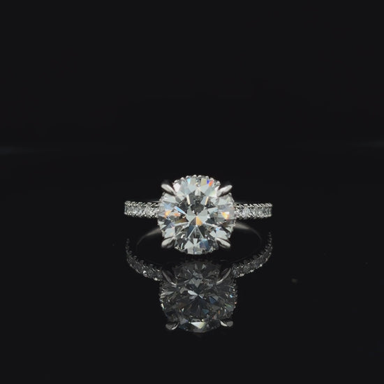360° view of Round Lab Diamond Engagement Ring. 