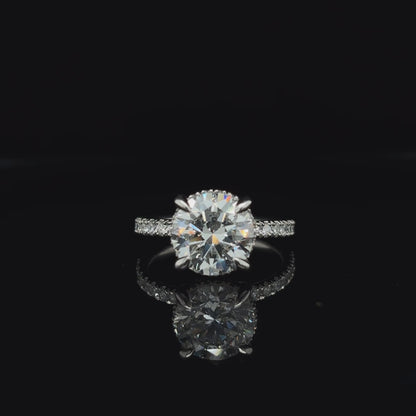 360° view of Round Lab Diamond Engagement Ring. 