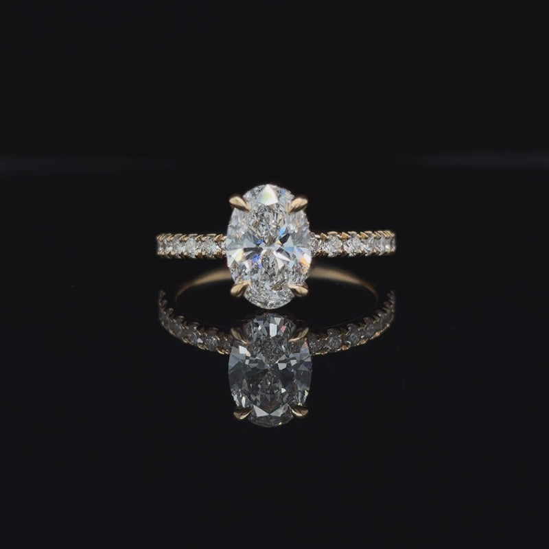 360° view of Oval Lab Diamond Engagement Ring.