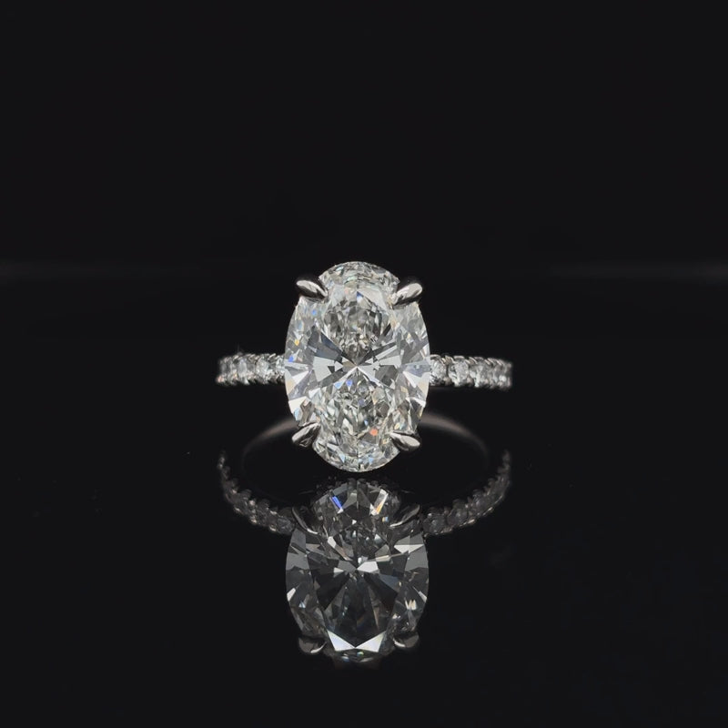 360° view of Oval Lab Diamond Engagement Ring .