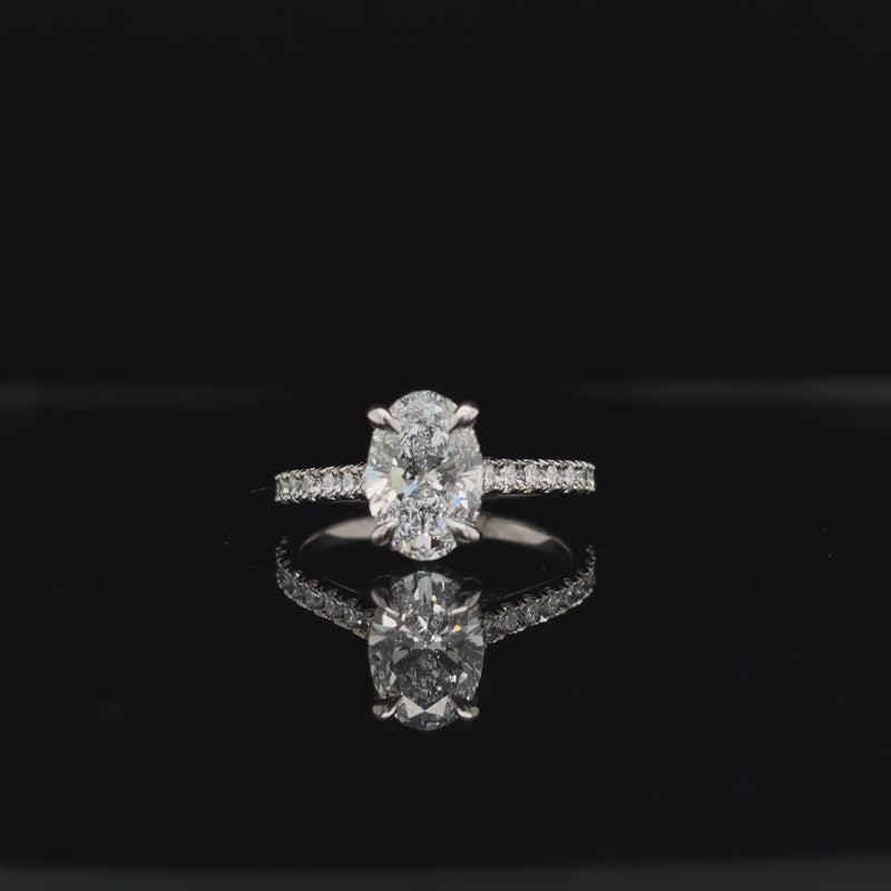 360° view of Oval Lab Diamond Engagement Ring.