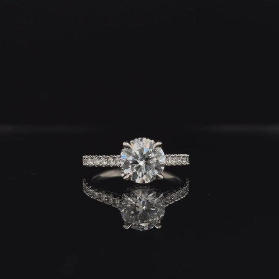 360° view of Round Lab Diamond Engagement Ring. 