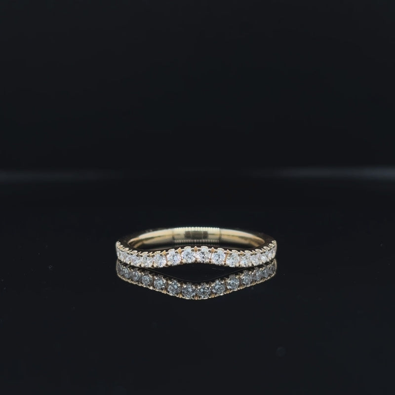 360° view of Curve Lab Diamond Wedding Band. 