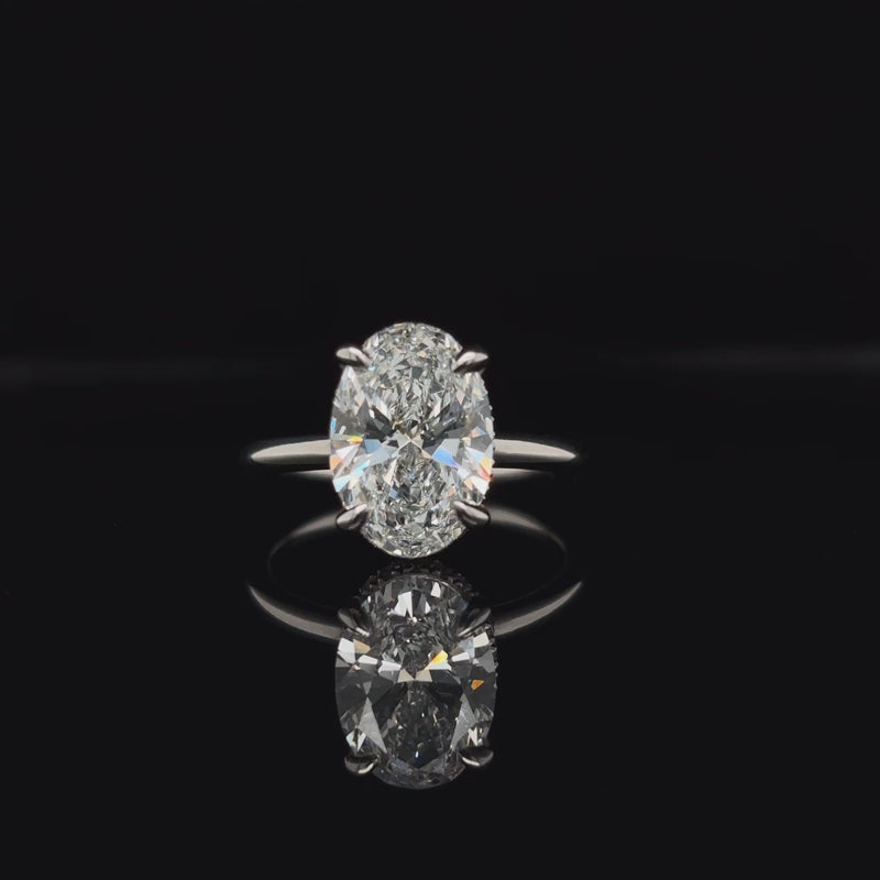 360° view of Oval Lab Diamond Engagement Ring. 