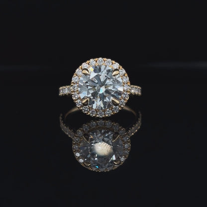 360° view of Round Halo Lab Diamond Engagement Ring. 